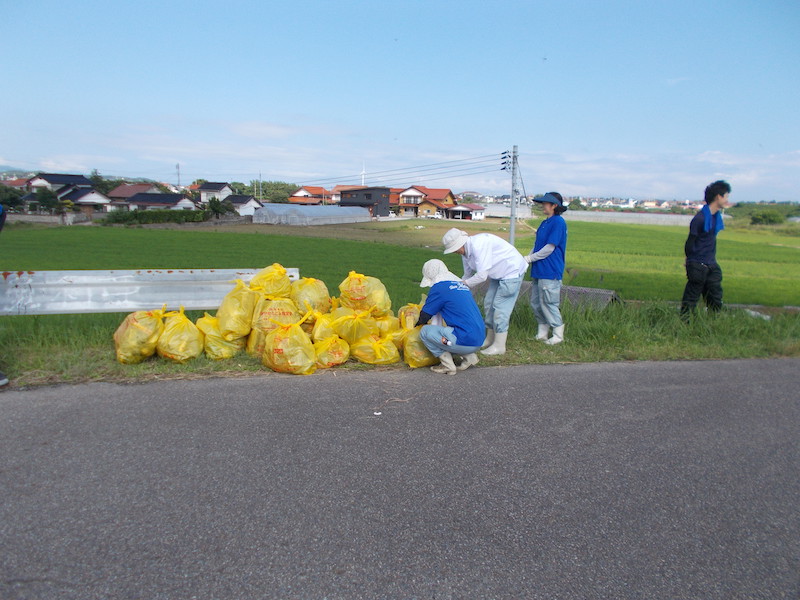 毎年恒例の益田川清掃活動に参加してきました。